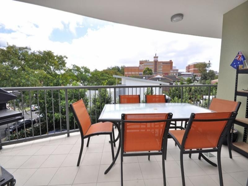 1025/18 Manning Street, Milton QLD 4064