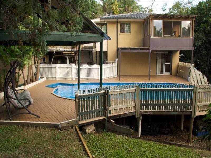 56 Cassandra Street, Chapel Hill QLD 4069