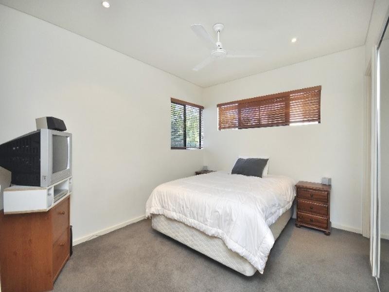 21/26 Holland Street, Toowong QLD 4066