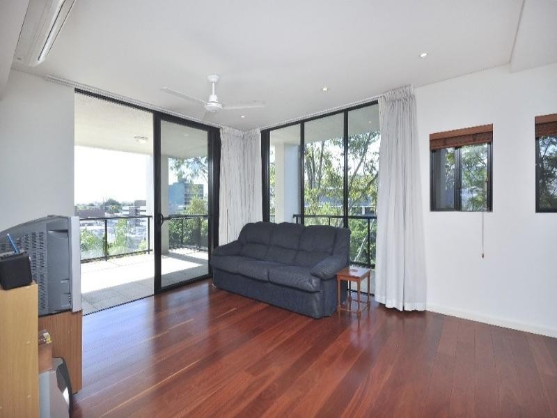 21/26 Holland Street, Toowong QLD 4066