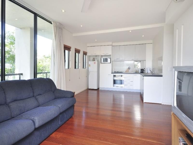 21/26 Holland Street, Toowong QLD 4066