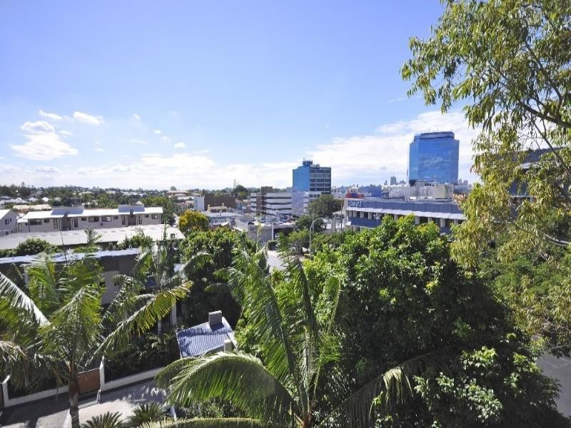 21/26 Holland Street, Toowong QLD 4066