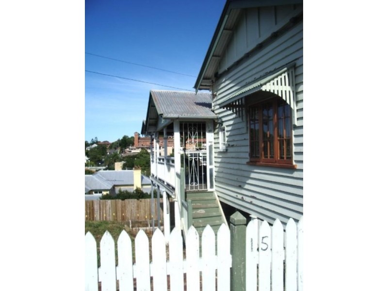 15 Okeden Street, Toowong QLD 4066