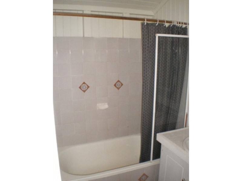 25 Knowles Street, Auchenflower QLD 4066