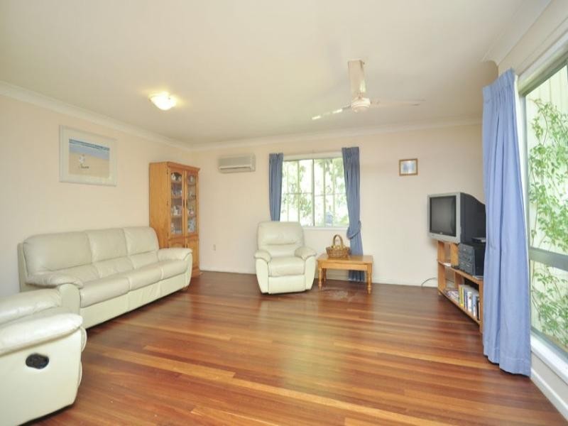 13 Kimba Street, Chapel Hill QLD 4069