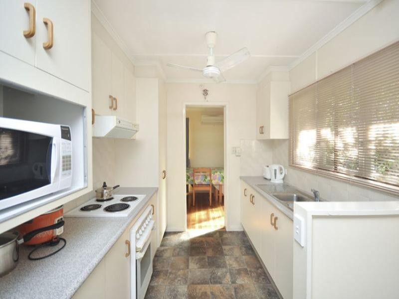 13 Kimba Street, Chapel Hill QLD 4069