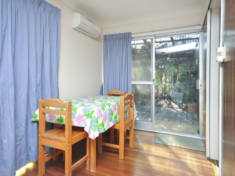 13 Kimba Street, Chapel Hill QLD 4069