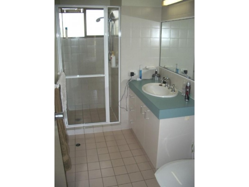 2/106 Sherwood Road, Toowong QLD 4066