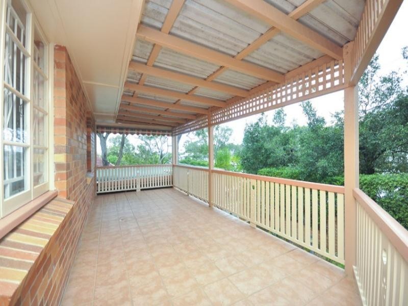 49 Fifth Avenue, St Lucia QLD 4067