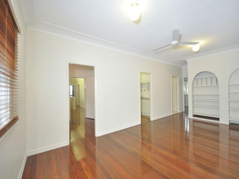 49 Fifth Avenue, St Lucia QLD 4067