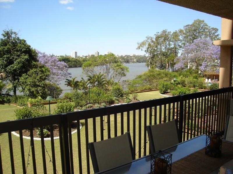 6/72 Sandford Street, St Lucia QLD 4067