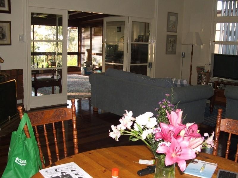 12 Tarcoola Street, St Lucia QLD 4067