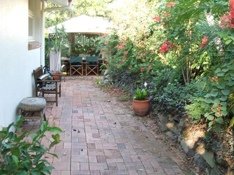 12 Tarcoola Street, St Lucia QLD 4067