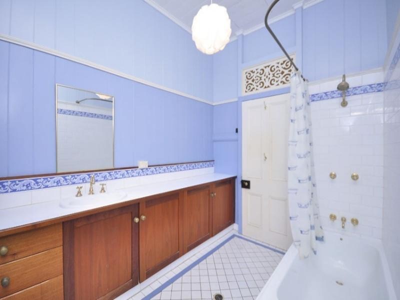 16 Shaw Street, Auchenflower QLD 4066