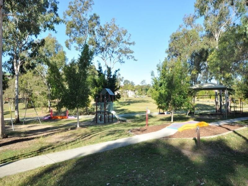 25 Pioneer Crescent, Bellbowrie QLD 4070