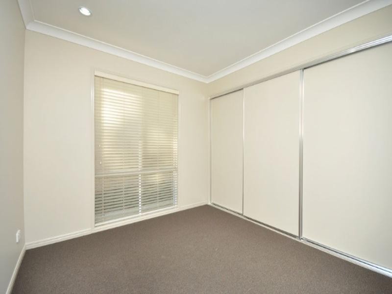 25 Pioneer Crescent, Bellbowrie QLD 4070