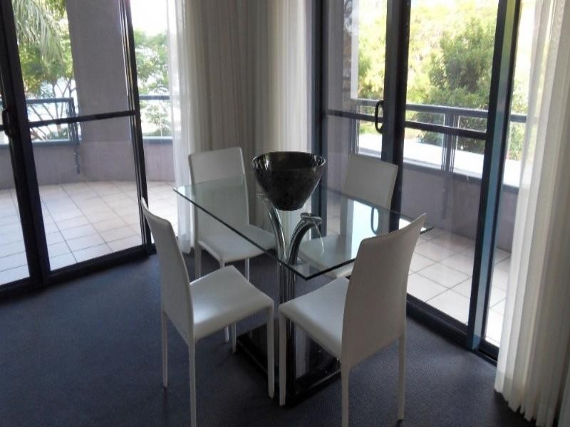 202/21 Patrick Lane, Toowong QLD 4066