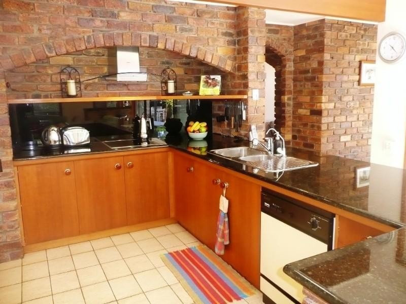 10 Nankin Street, Fig Tree Pocket QLD 4069