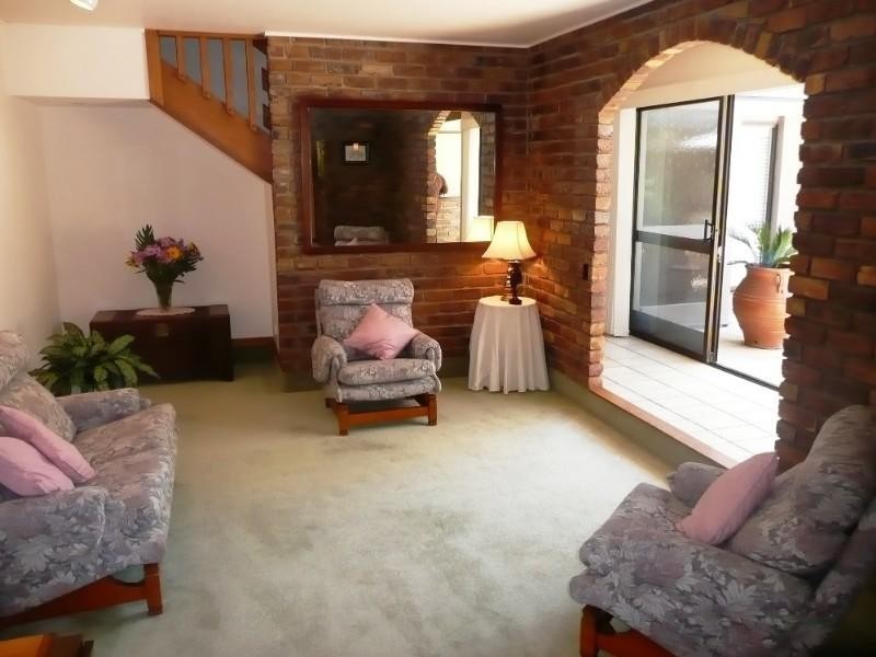 10 Nankin Street, Fig Tree Pocket QLD 4069