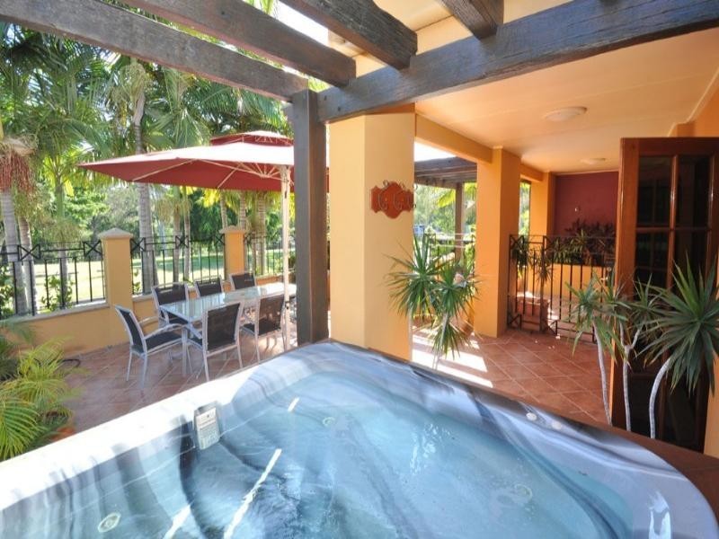 98 Mt Ommaney Drive, Jindalee QLD 4074