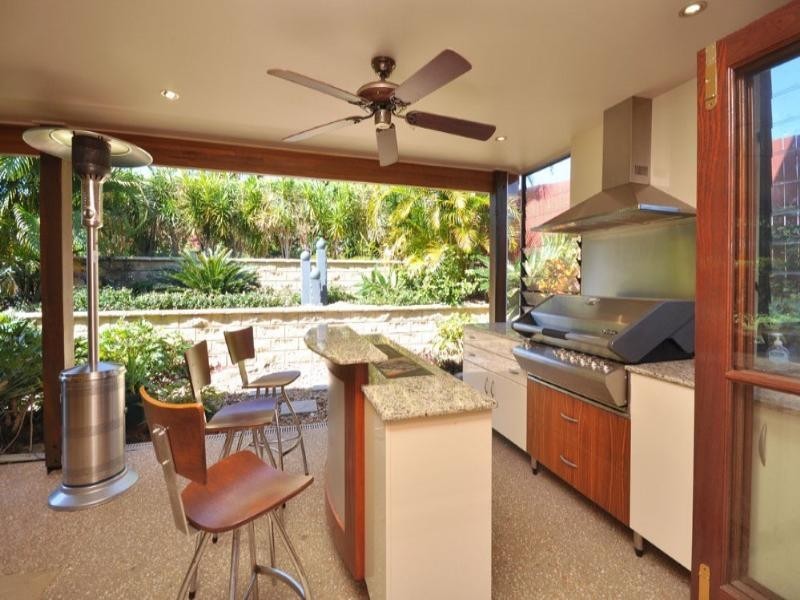 98 Mt Ommaney Drive, Jindalee QLD 4074