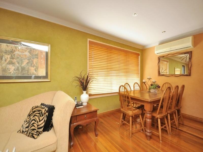 98 Mt Ommaney Drive, Jindalee QLD 4074