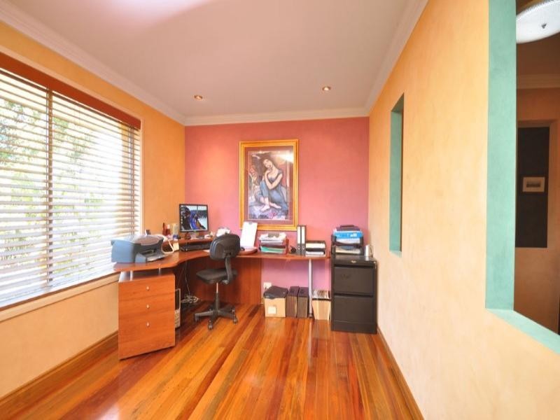 98 Mt Ommaney Drive, Jindalee QLD 4074