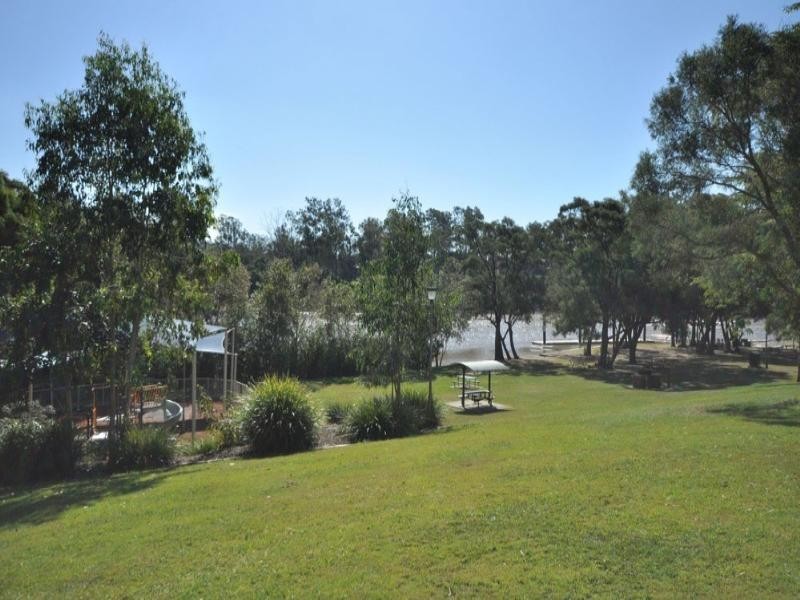 98 Mt Ommaney Drive, Jindalee QLD 4074