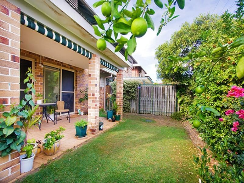 4/360 Simpsons Road, Bardon QLD 4065