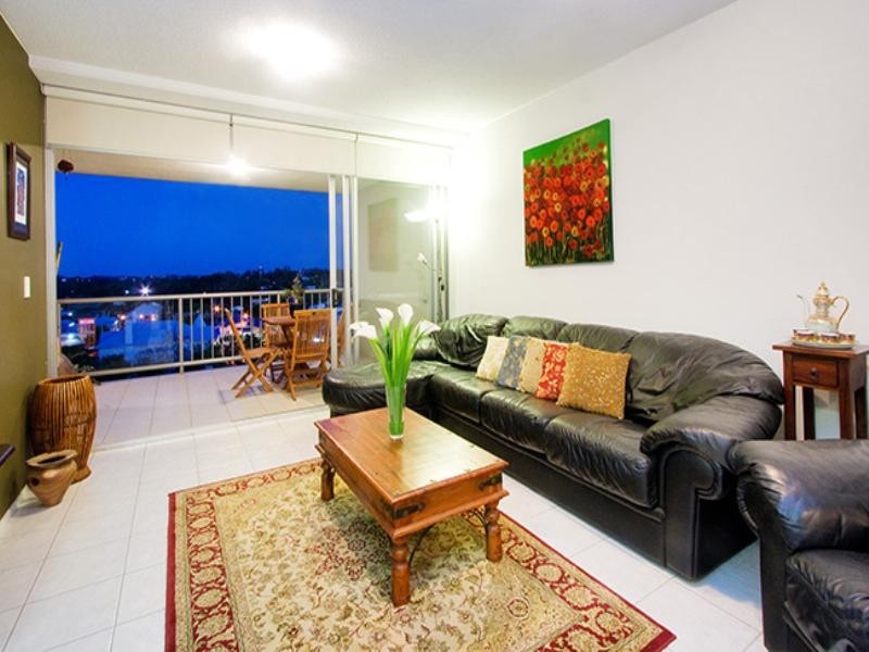 32/27 Station Road, Indooroopilly QLD 4068