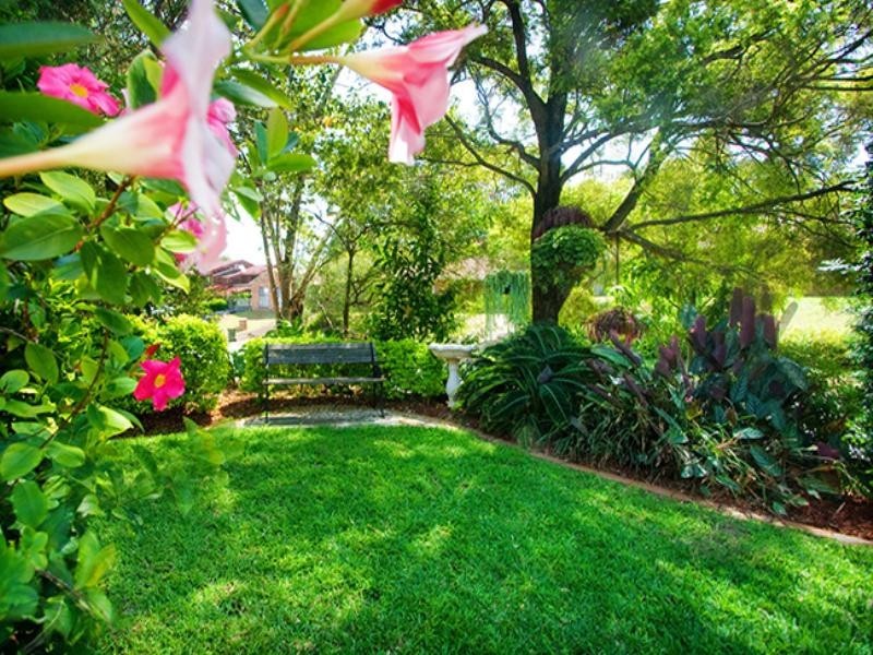 22 Wyndarra Street, Kenmore QLD 4069