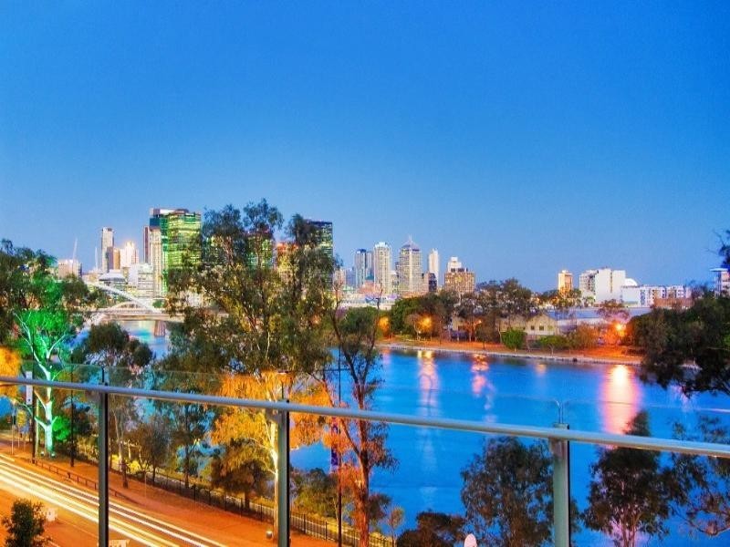 22/205 Coronation Drive, Auchenflower QLD 4066