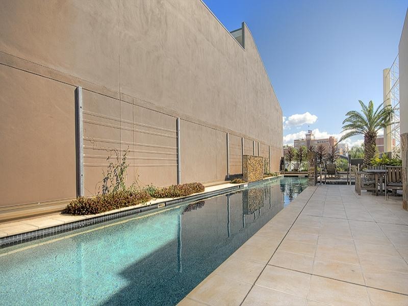 22/205 Coronation Drive, Auchenflower QLD 4066
