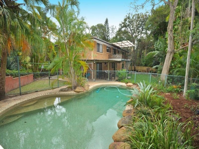 9 Brinkworth Place, Indooroopilly QLD 4068