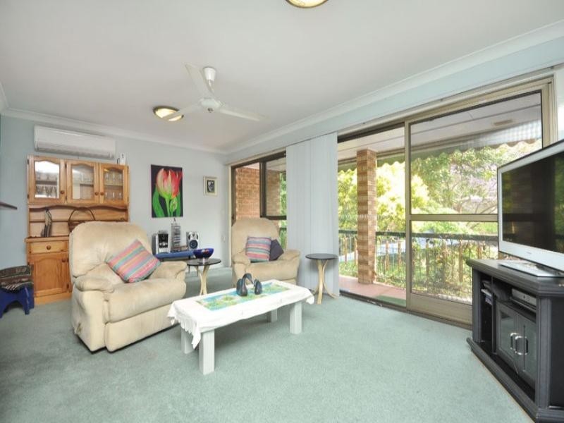 9 Brinkworth Place, Indooroopilly QLD 4068