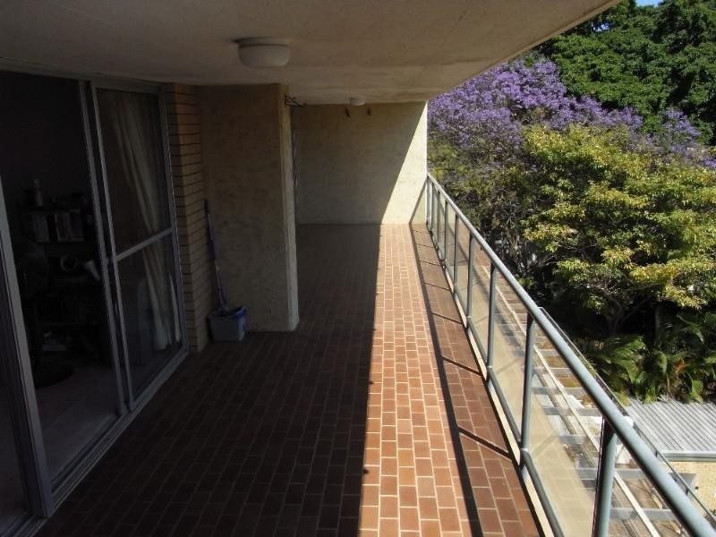 8/164 Macquarie Street, St Lucia QLD 4067