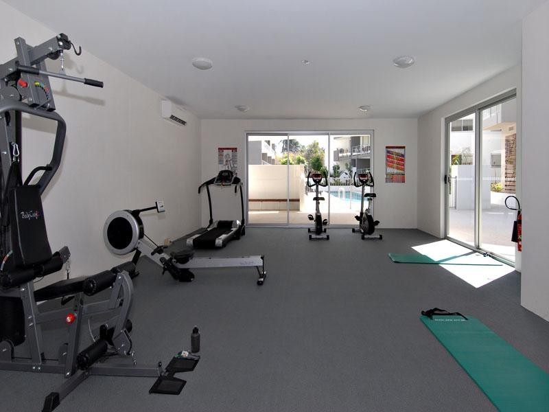 4/101 Clarence Road, Indooroopilly QLD 4068