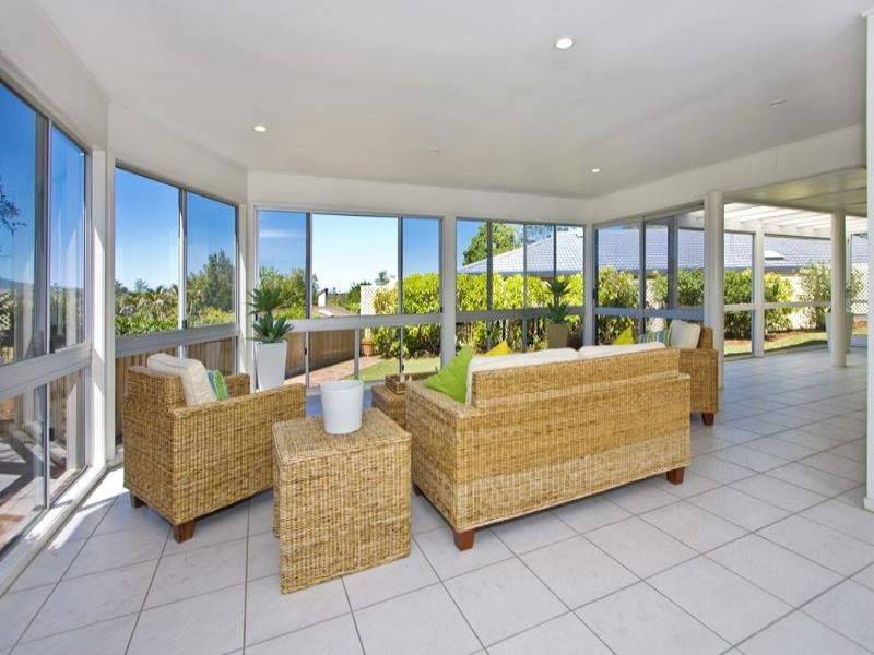 8 Kersley Road, Kenmore QLD 4069