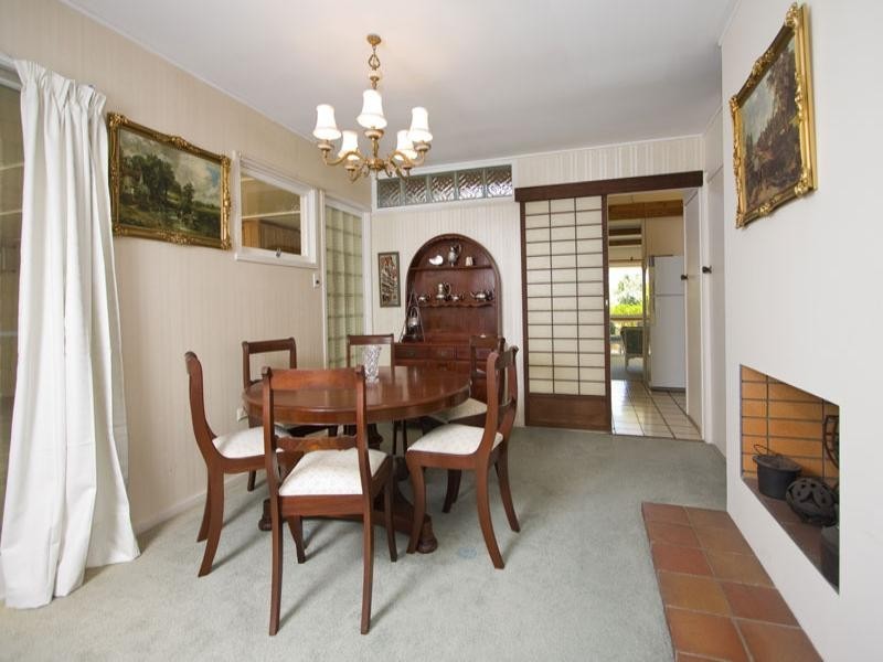 8 Kersley Road, Kenmore QLD 4069