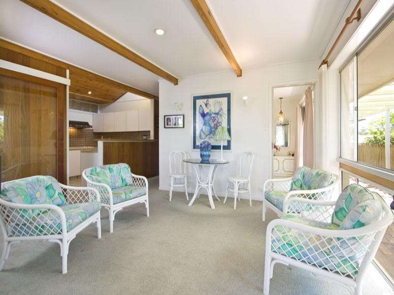 8 Kersley Road, Kenmore QLD 4069