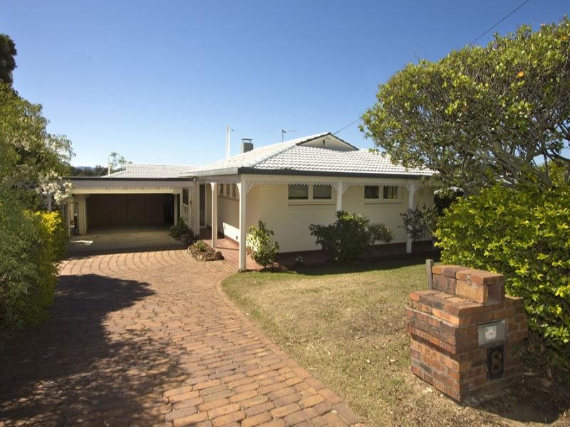 8 Kersley Road, Kenmore QLD 4069