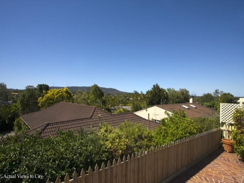 8 Kersley Road, Kenmore QLD 4069