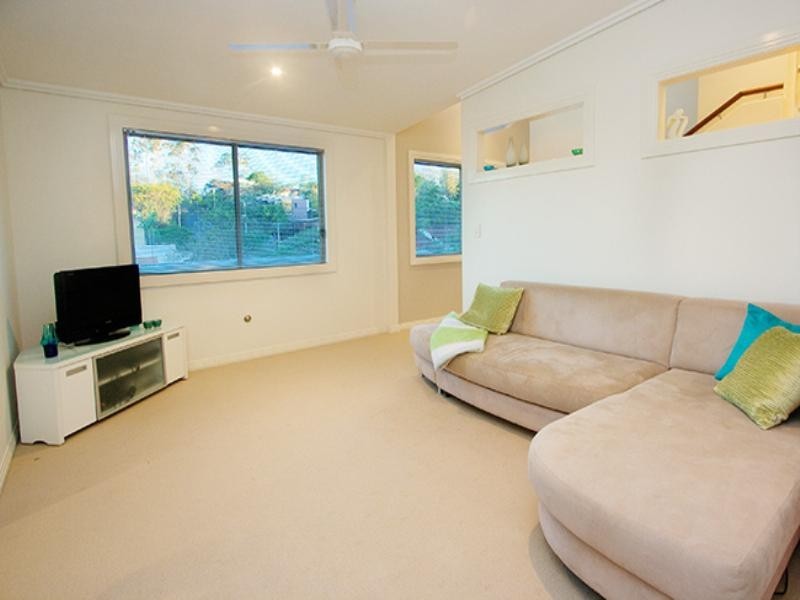 26 Bishop Street, St Lucia QLD 4067