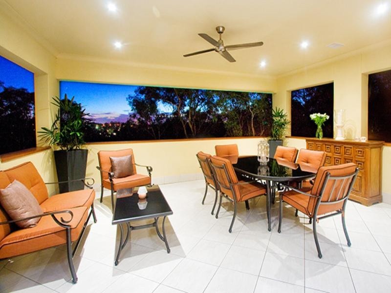 96 Sunset Road, Kenmore QLD 4069