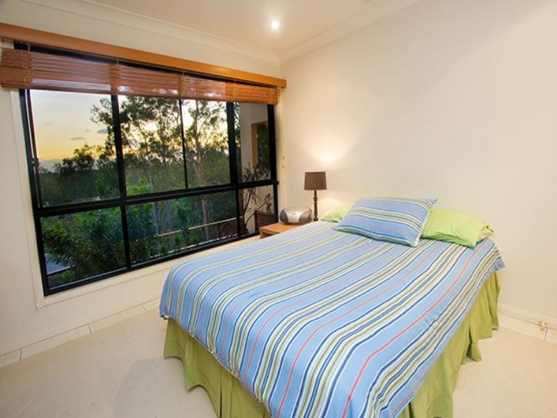 96 Sunset Road, Kenmore QLD 4069