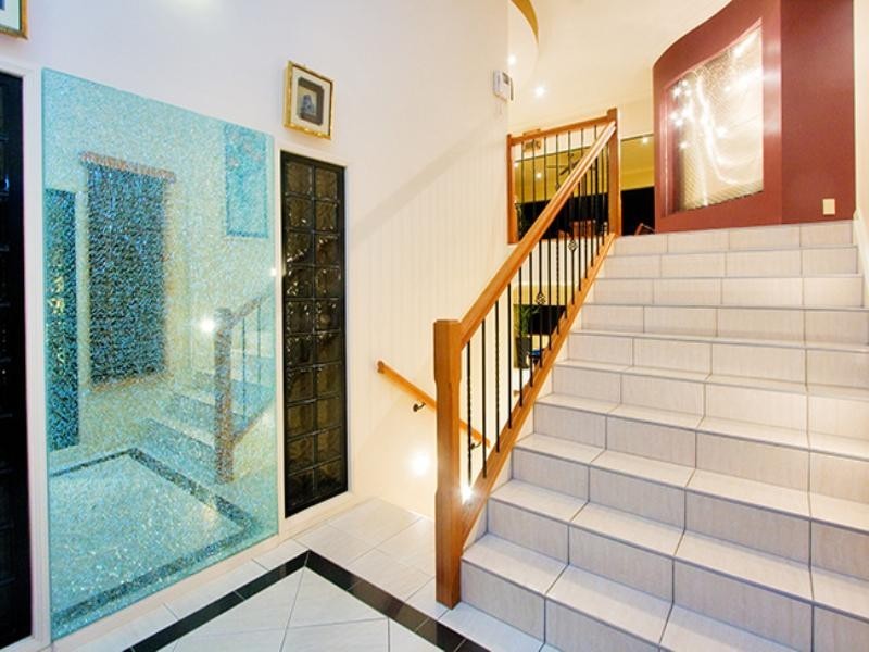 96 Sunset Road, Kenmore QLD 4069