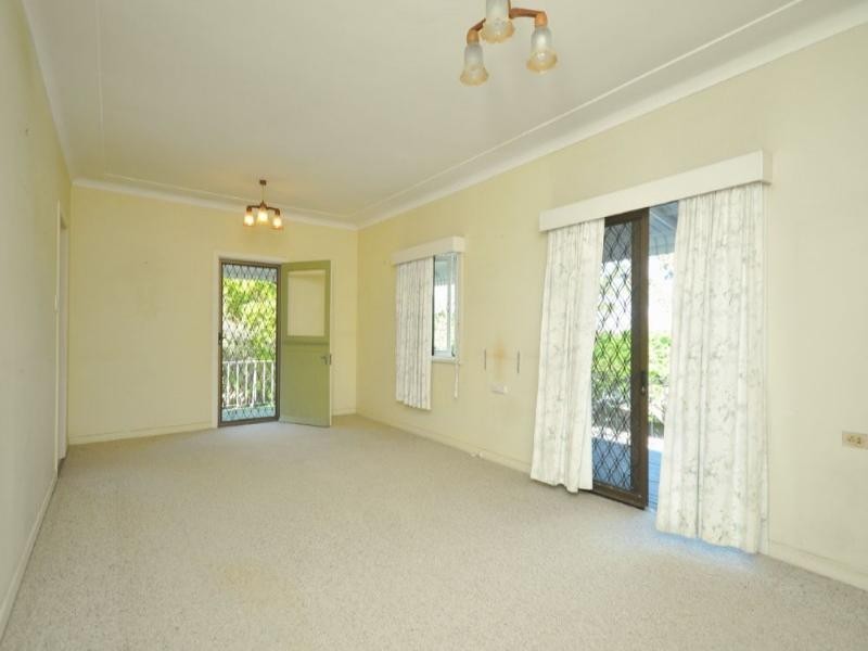 7 Kings Road, Taringa QLD 4068