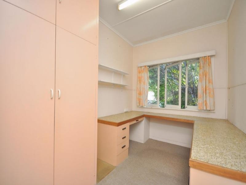 7 Kings Road, Taringa QLD 4068