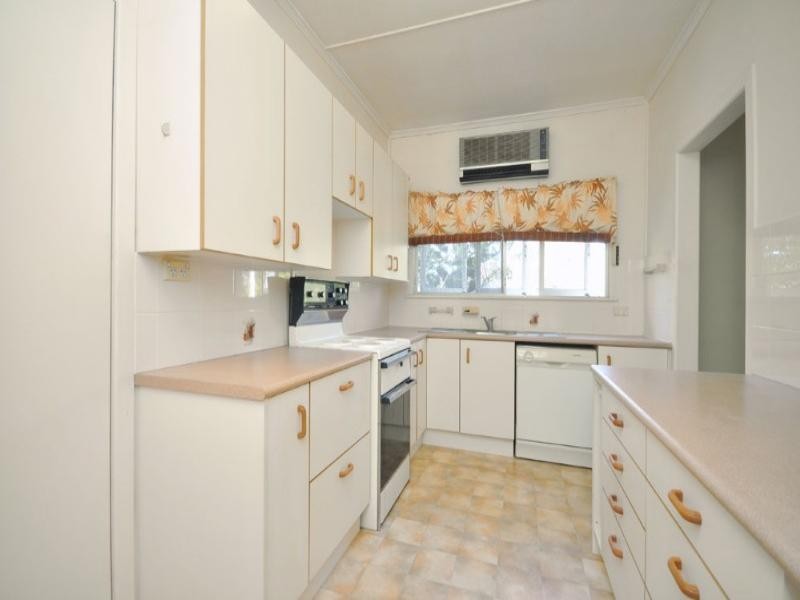 7 Kings Road, Taringa QLD 4068