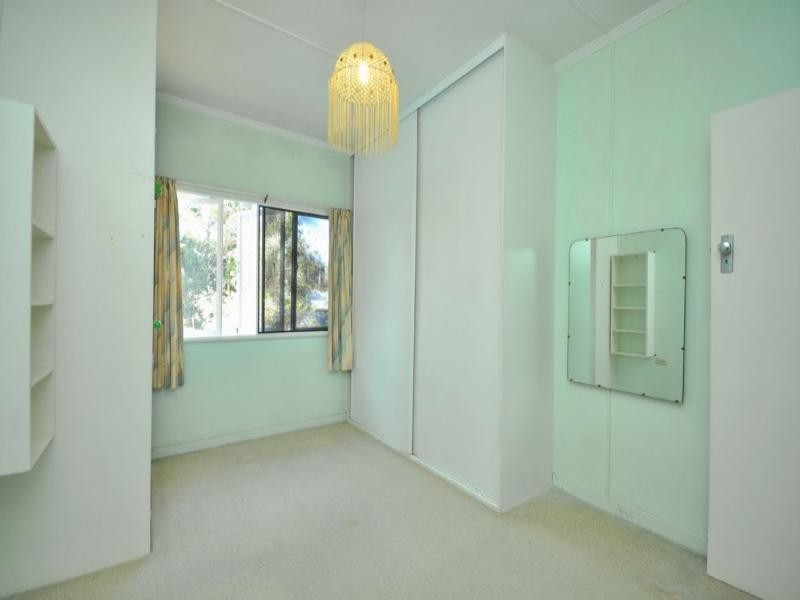 7 Kings Road, Taringa QLD 4068